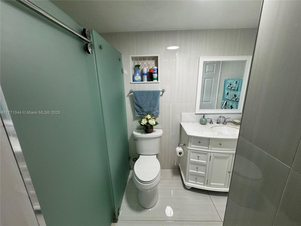 Recently Sold: $605,000 (3 beds, 2 baths, 1128 Square Feet)