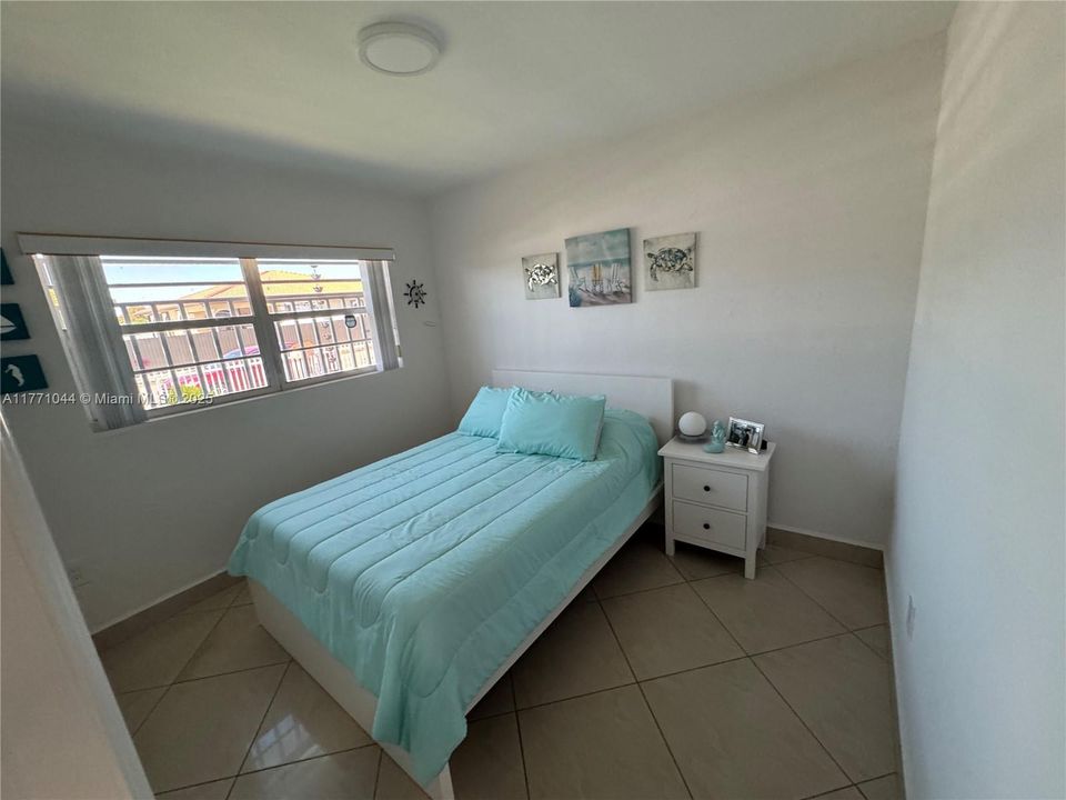 Recently Sold: $605,000 (3 beds, 2 baths, 1128 Square Feet)