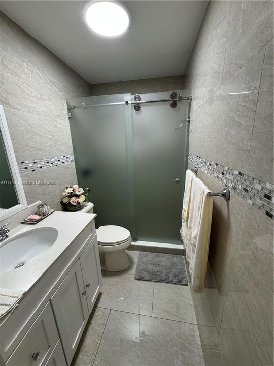 Recently Sold: $605,000 (3 beds, 2 baths, 1128 Square Feet)