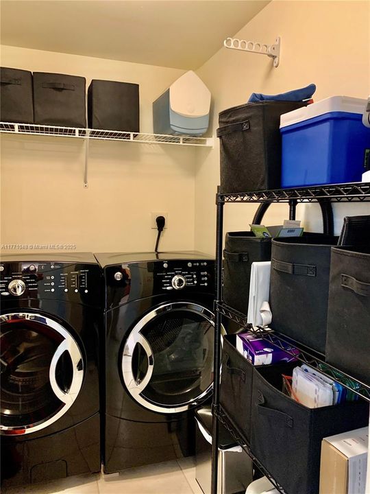 出租: $4,000 (2 贝兹, 2 浴室, 1211 平方英尺)