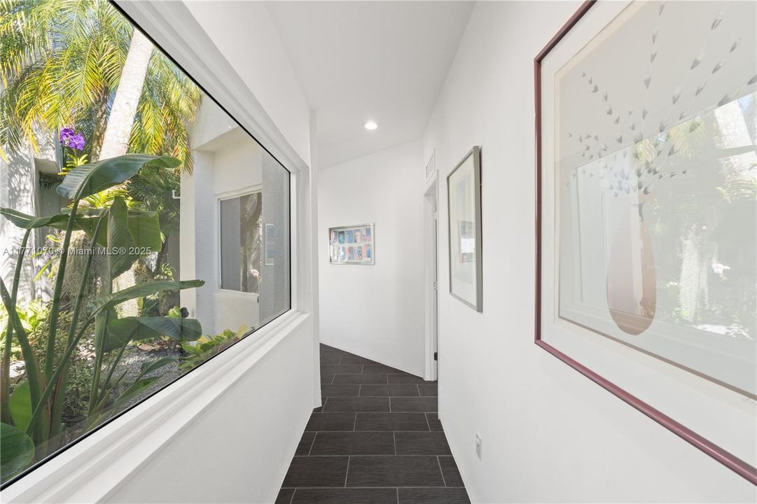 Recently Sold: $2,150,000 (6 beds, 5 baths, 4750 Square Feet)