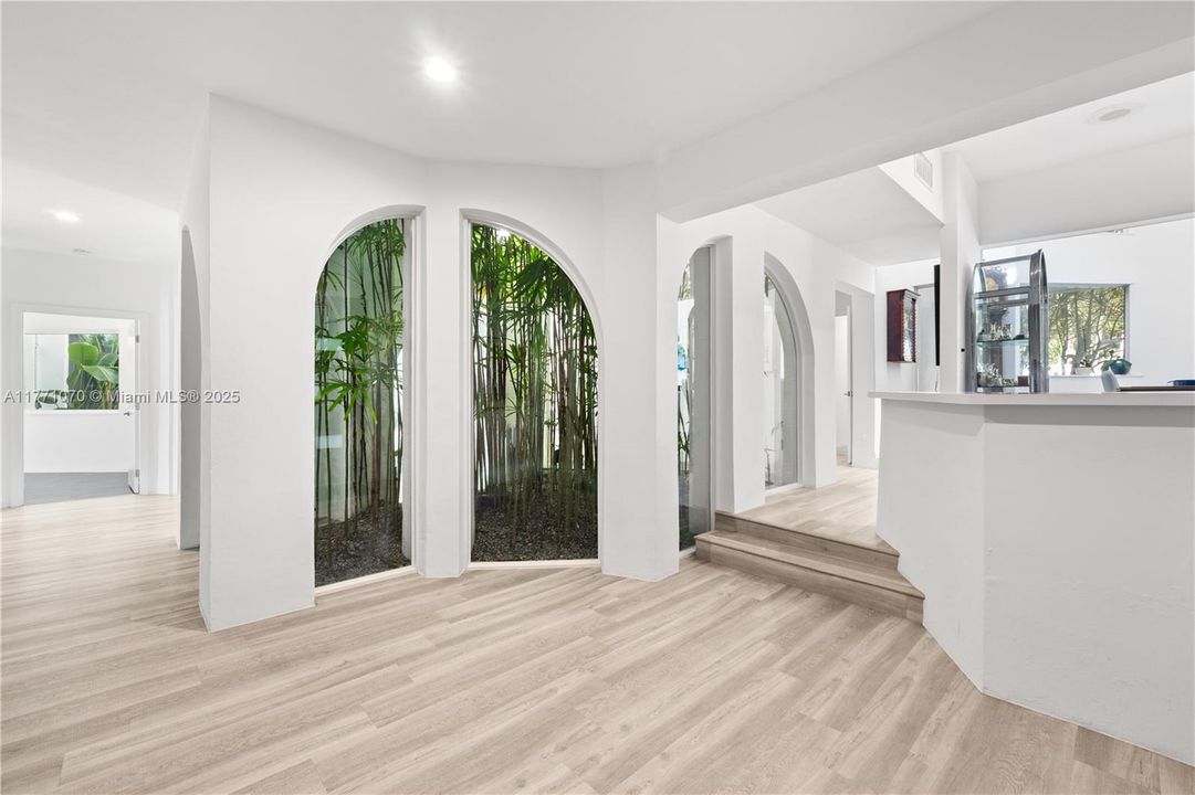 Recently Sold: $2,150,000 (6 beds, 5 baths, 4750 Square Feet)