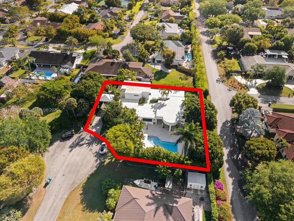 Recently Sold: $2,150,000 (6 beds, 5 baths, 4750 Square Feet)