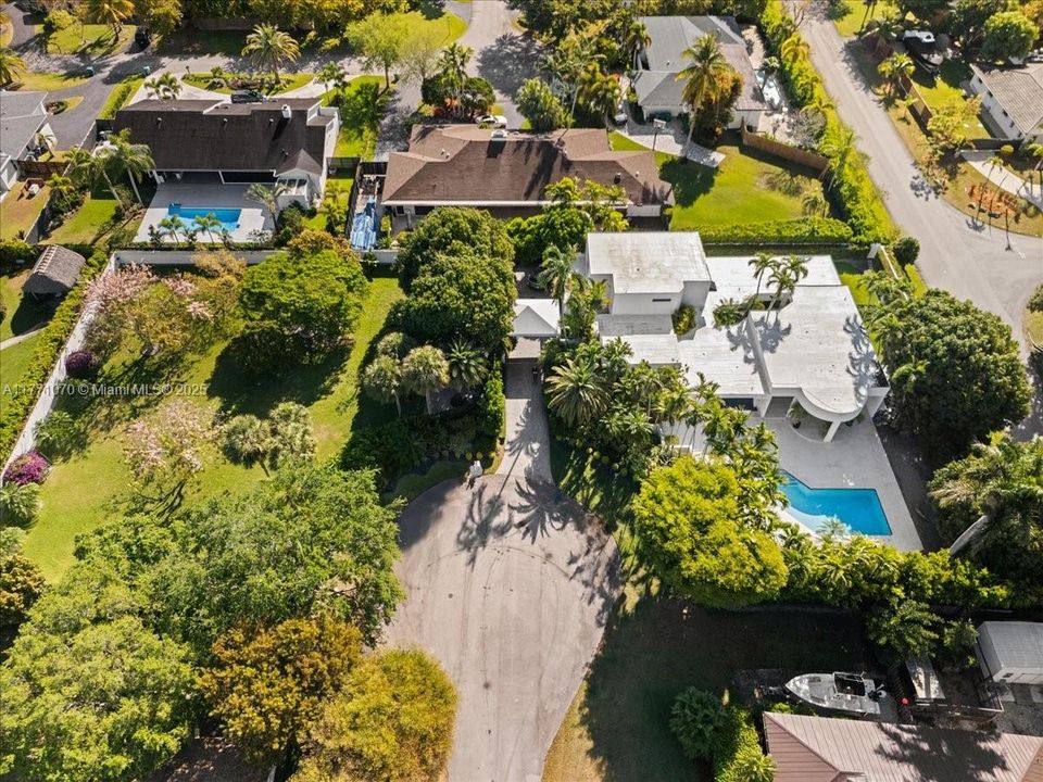 Recently Sold: $2,150,000 (6 beds, 5 baths, 4750 Square Feet)