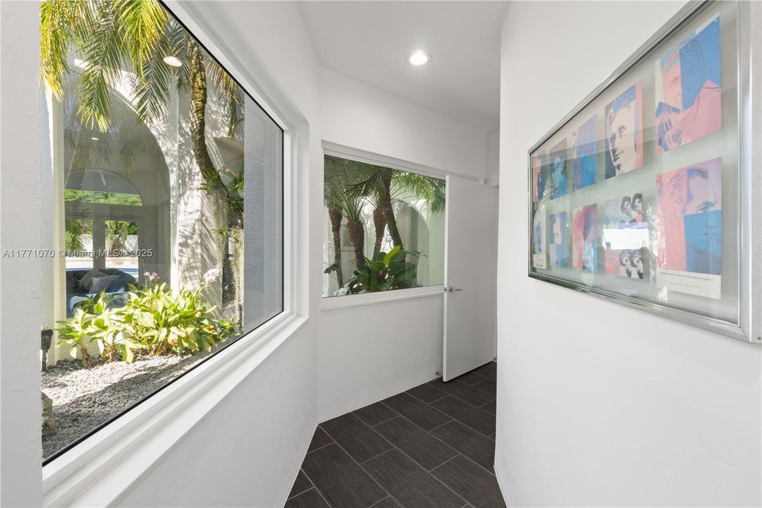 Recently Sold: $2,150,000 (6 beds, 5 baths, 4750 Square Feet)