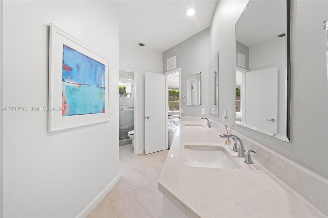 Recently Sold: $2,150,000 (6 beds, 5 baths, 4750 Square Feet)