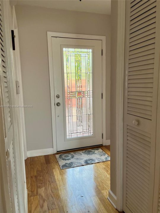 For Sale: $424,999 (2 beds, 2 baths, 1375 Square Feet)