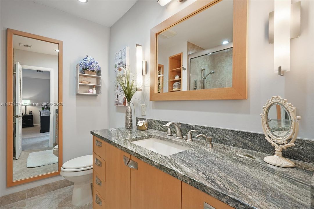 For Sale: $424,999 (2 beds, 2 baths, 1375 Square Feet)