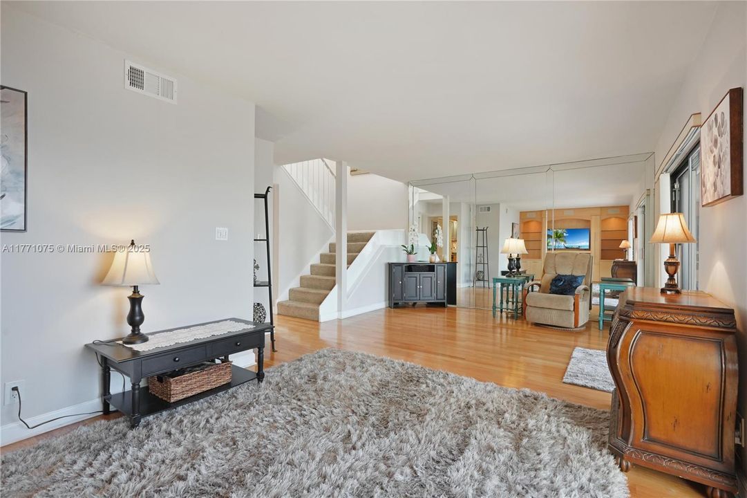 For Sale: $424,999 (2 beds, 2 baths, 1375 Square Feet)