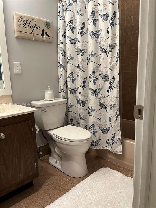 For Sale: $424,999 (2 beds, 2 baths, 1375 Square Feet)