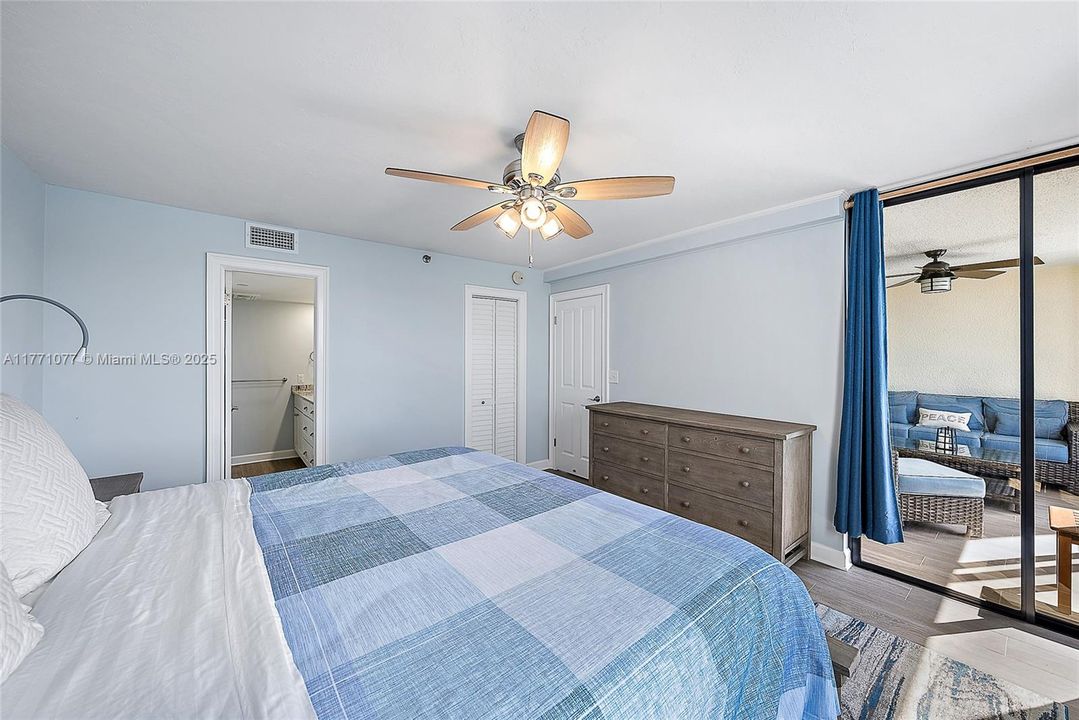 Недавно продано: $900,000 (2 спален, 2 ванн, 1520 Квадратных фут)