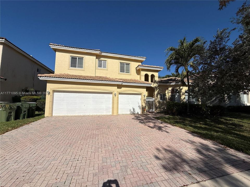 Recently Rented: $4,300 (5 beds, 4 baths, 3567 Square Feet)