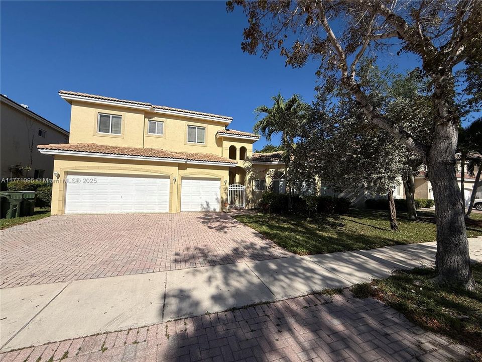 Recently Rented: $4,300 (5 beds, 4 baths, 3567 Square Feet)