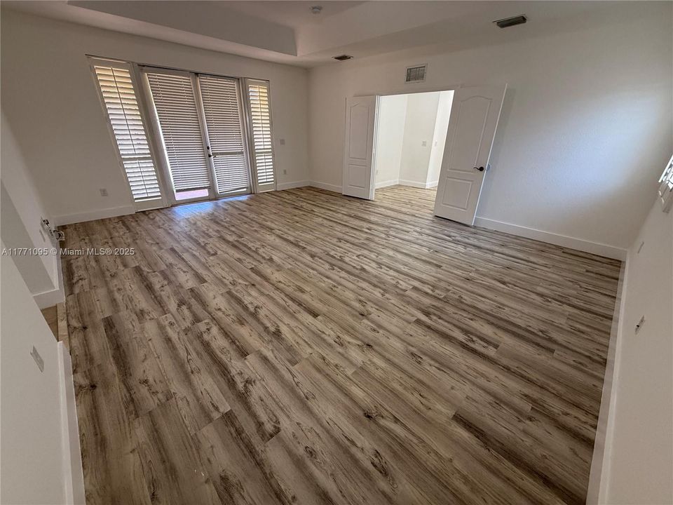 Recently Rented: $4,300 (5 beds, 4 baths, 3567 Square Feet)