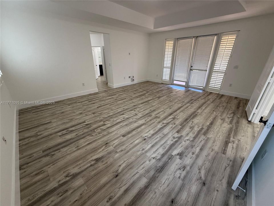 Recently Rented: $4,300 (5 beds, 4 baths, 3567 Square Feet)