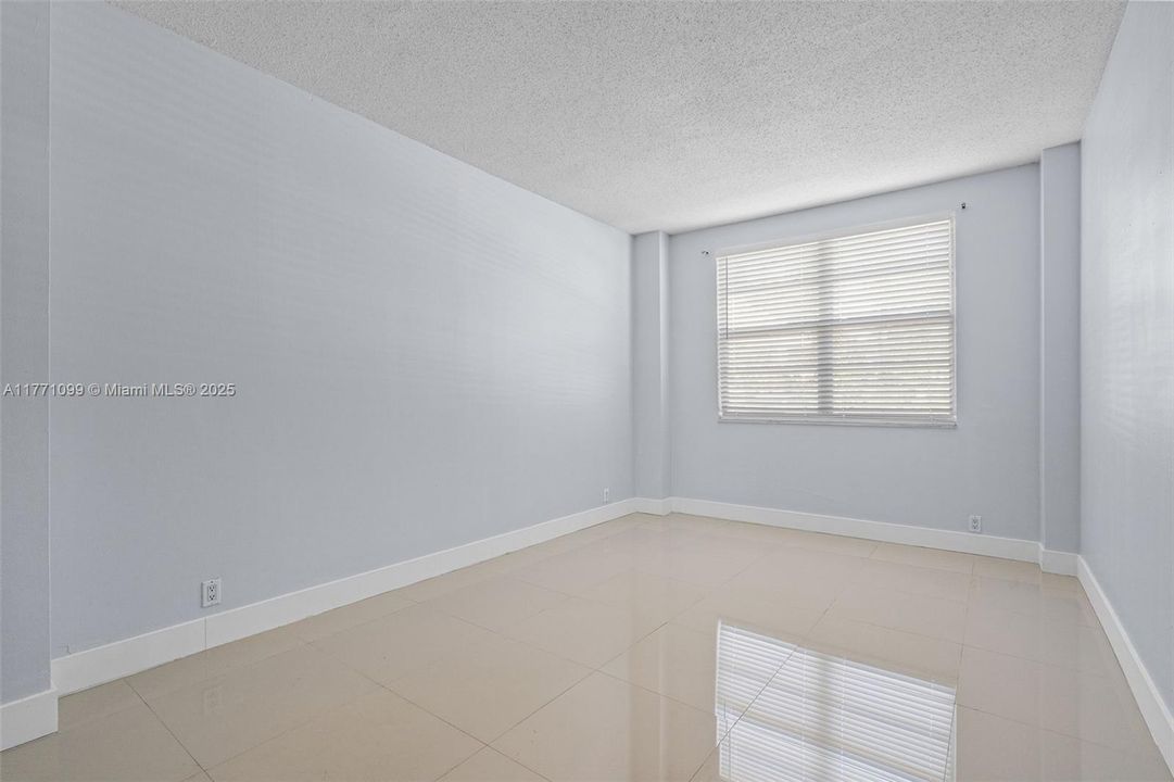 Recently Rented: $2,600 (2 beds, 2 baths, 1149 Square Feet)