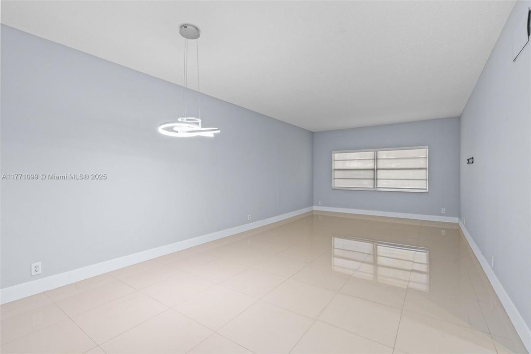 Recently Rented: $2,600 (2 beds, 2 baths, 1149 Square Feet)