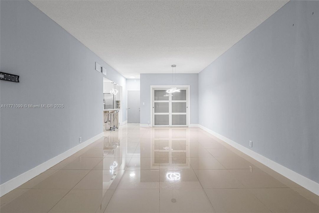 Recently Rented: $2,600 (2 beds, 2 baths, 1149 Square Feet)