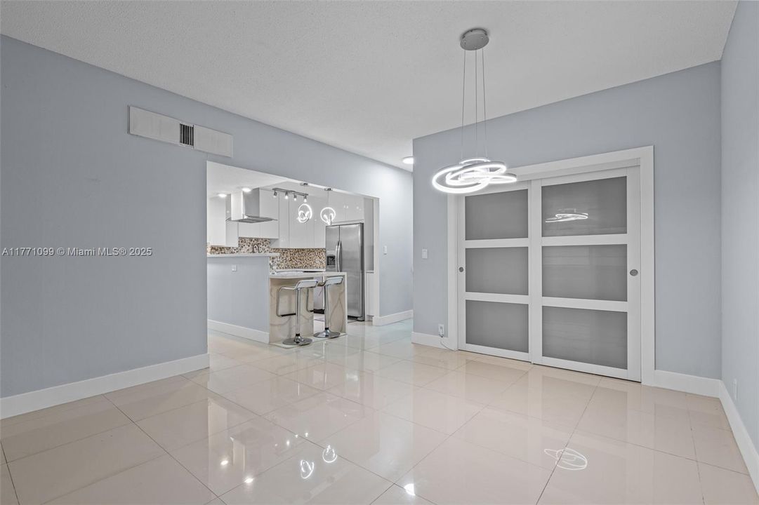 Recently Rented: $2,600 (2 beds, 2 baths, 1149 Square Feet)