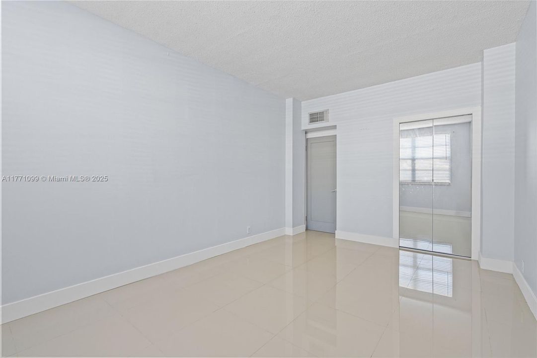 Recently Rented: $2,600 (2 beds, 2 baths, 1149 Square Feet)