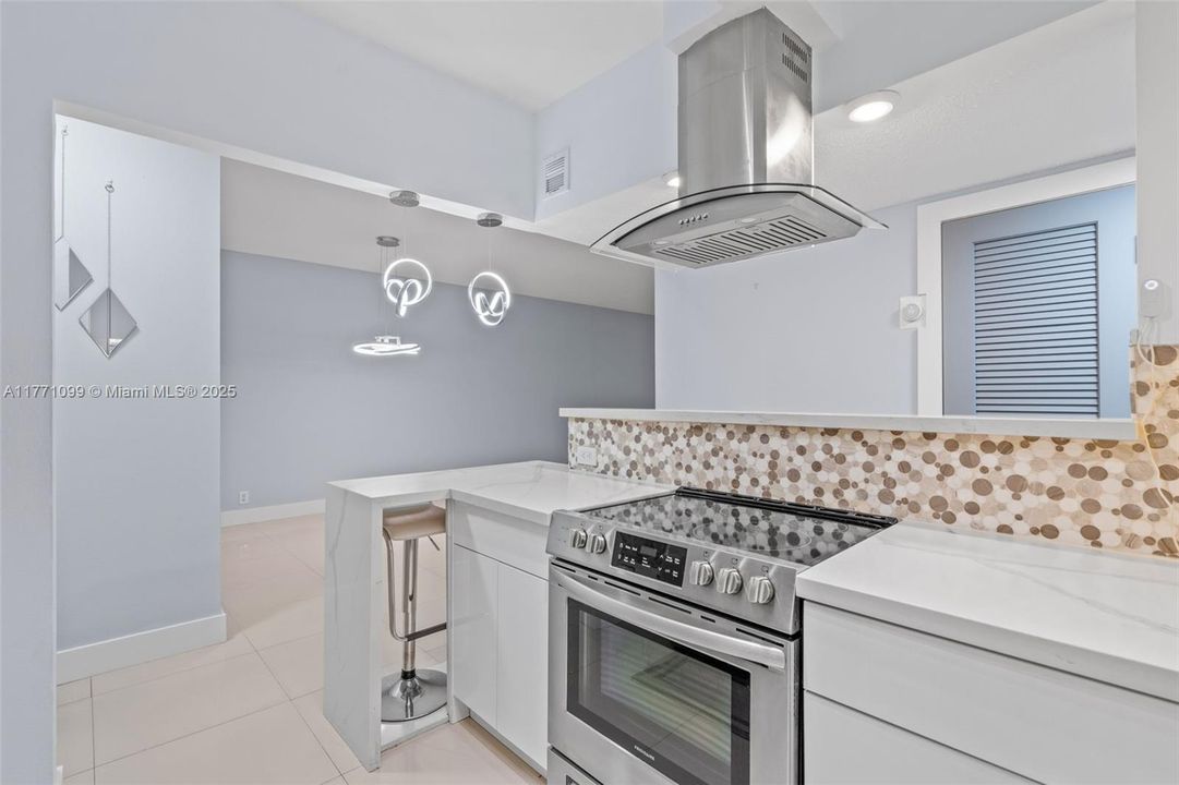 Recently Rented: $2,600 (2 beds, 2 baths, 1149 Square Feet)