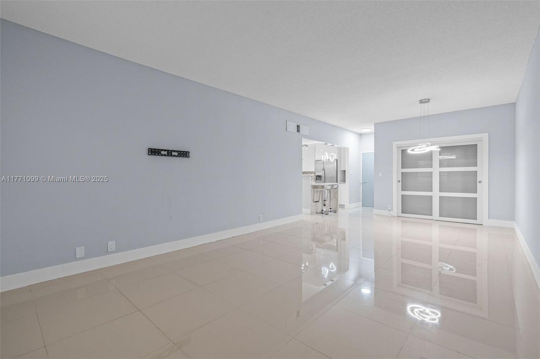 Recently Rented: $2,600 (2 beds, 2 baths, 1149 Square Feet)