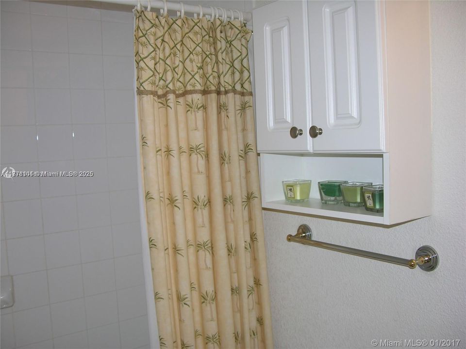 Recently Rented: $1,990 (0 beds, 1 baths, 590 Square Feet)