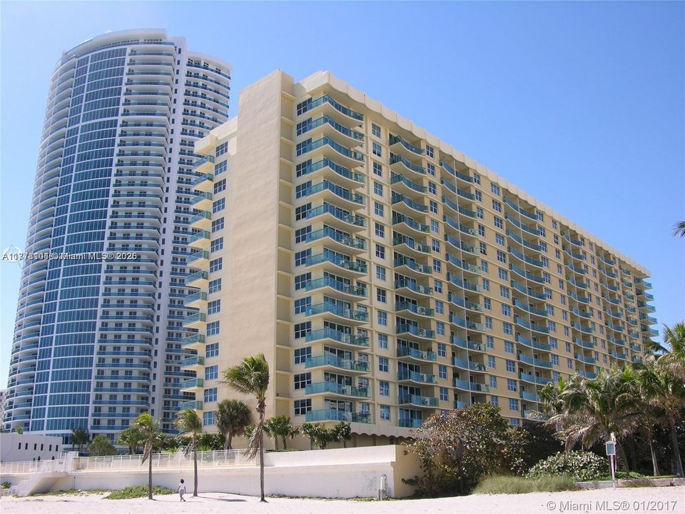 Recently Rented: $1,990 (0 beds, 1 baths, 590 Square Feet)