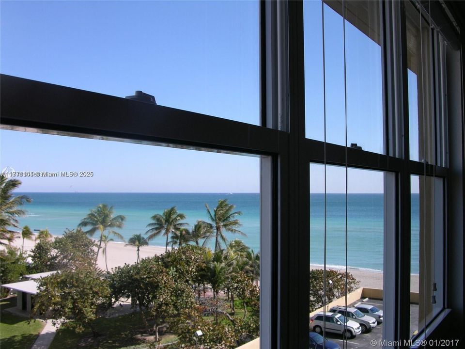 Recently Rented: $1,990 (0 beds, 1 baths, 590 Square Feet)