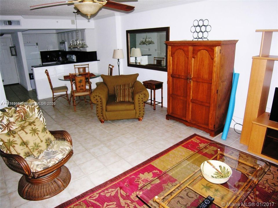 Recently Rented: $1,990 (0 beds, 1 baths, 590 Square Feet)