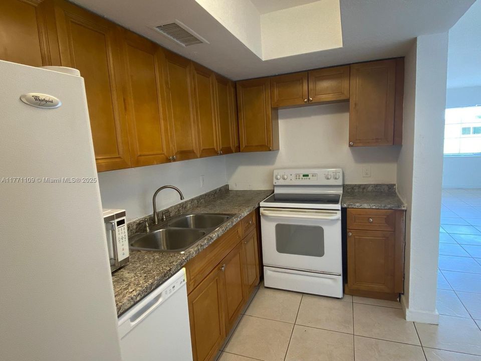 Recently Sold: $199,999 (2 beds, 2 baths, 1146 Square Feet)