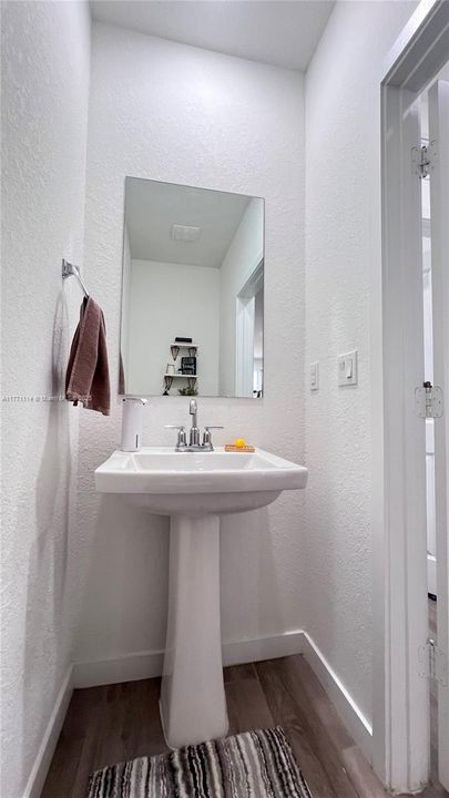 Recently Sold: $319,900 (3 beds, 2 baths, 1302 Square Feet)