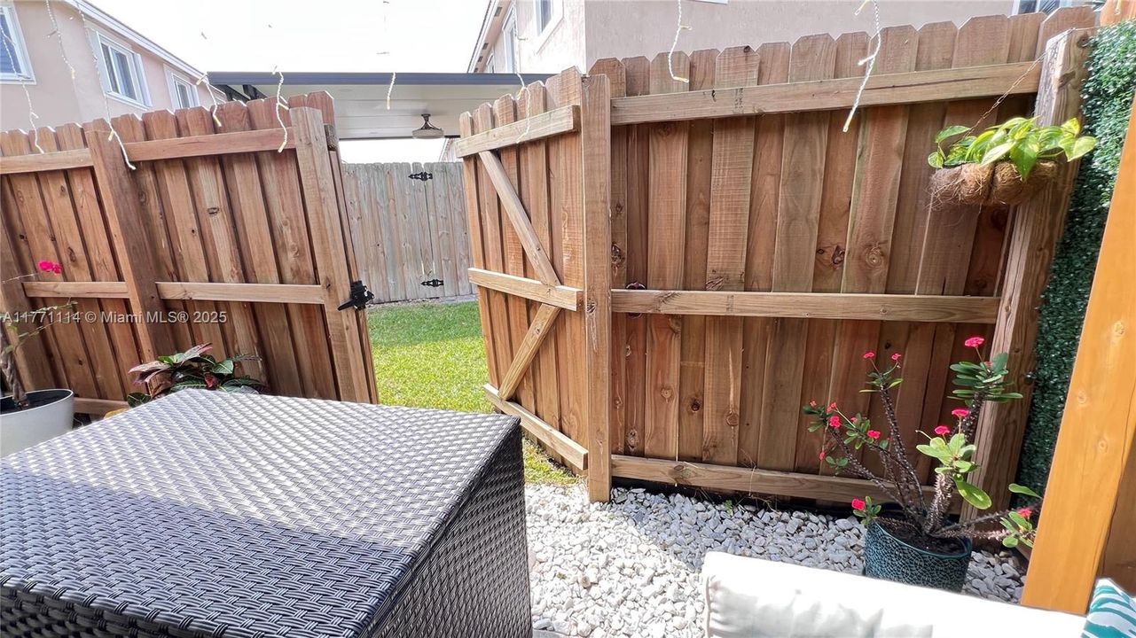 Recently Sold: $319,900 (3 beds, 2 baths, 1302 Square Feet)