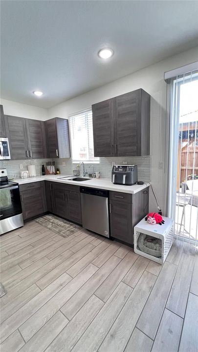 Recently Sold: $319,900 (3 beds, 2 baths, 1302 Square Feet)