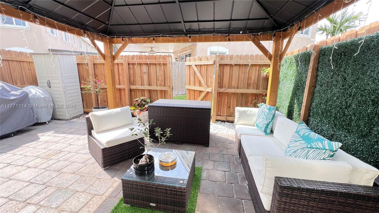 Recently Sold: $319,900 (3 beds, 2 baths, 1302 Square Feet)