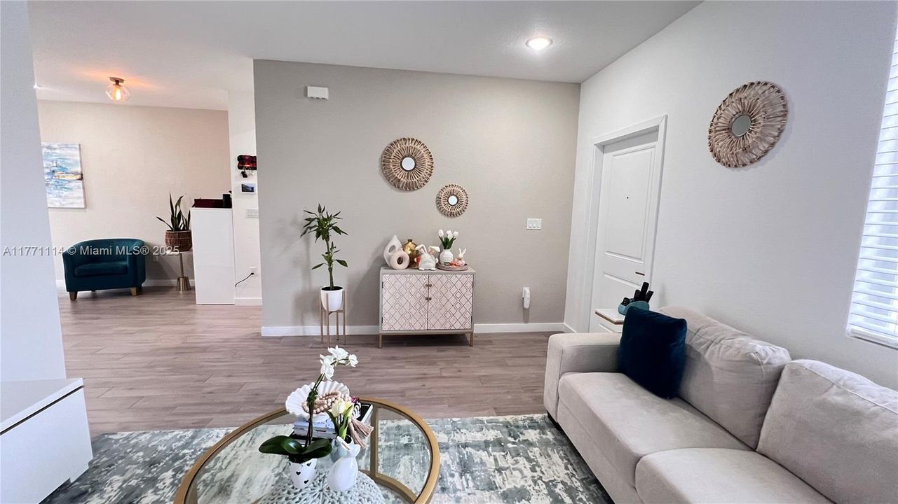 Recently Sold: $319,900 (3 beds, 2 baths, 1302 Square Feet)