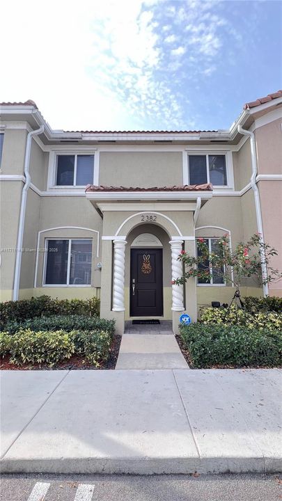 Recently Sold: $319,900 (3 beds, 2 baths, 1302 Square Feet)