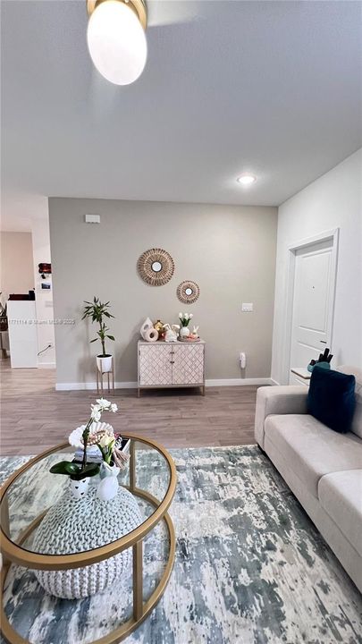 Recently Sold: $319,900 (3 beds, 2 baths, 1302 Square Feet)