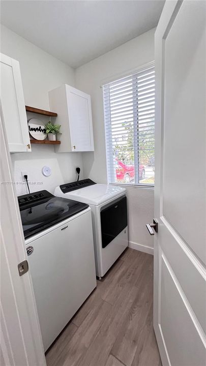 Recently Sold: $319,900 (3 beds, 2 baths, 1302 Square Feet)