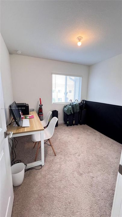 Recently Sold: $319,900 (3 beds, 2 baths, 1302 Square Feet)