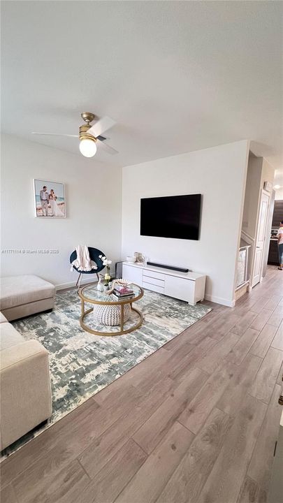 Recently Sold: $319,900 (3 beds, 2 baths, 1302 Square Feet)