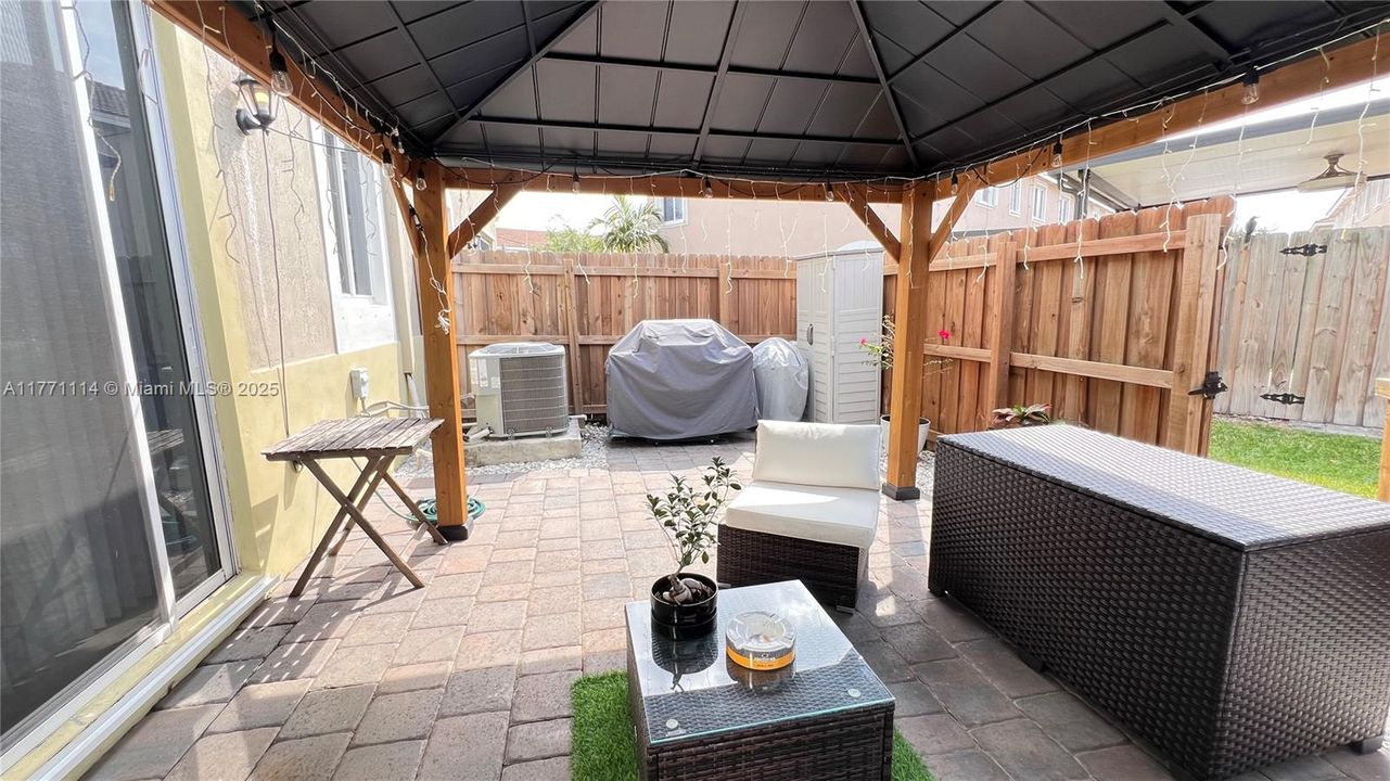 Recently Sold: $319,900 (3 beds, 2 baths, 1302 Square Feet)