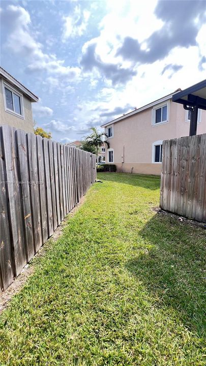 Recently Sold: $319,900 (3 beds, 2 baths, 1302 Square Feet)