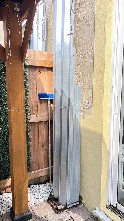 Recently Sold: $319,900 (3 beds, 2 baths, 1302 Square Feet)