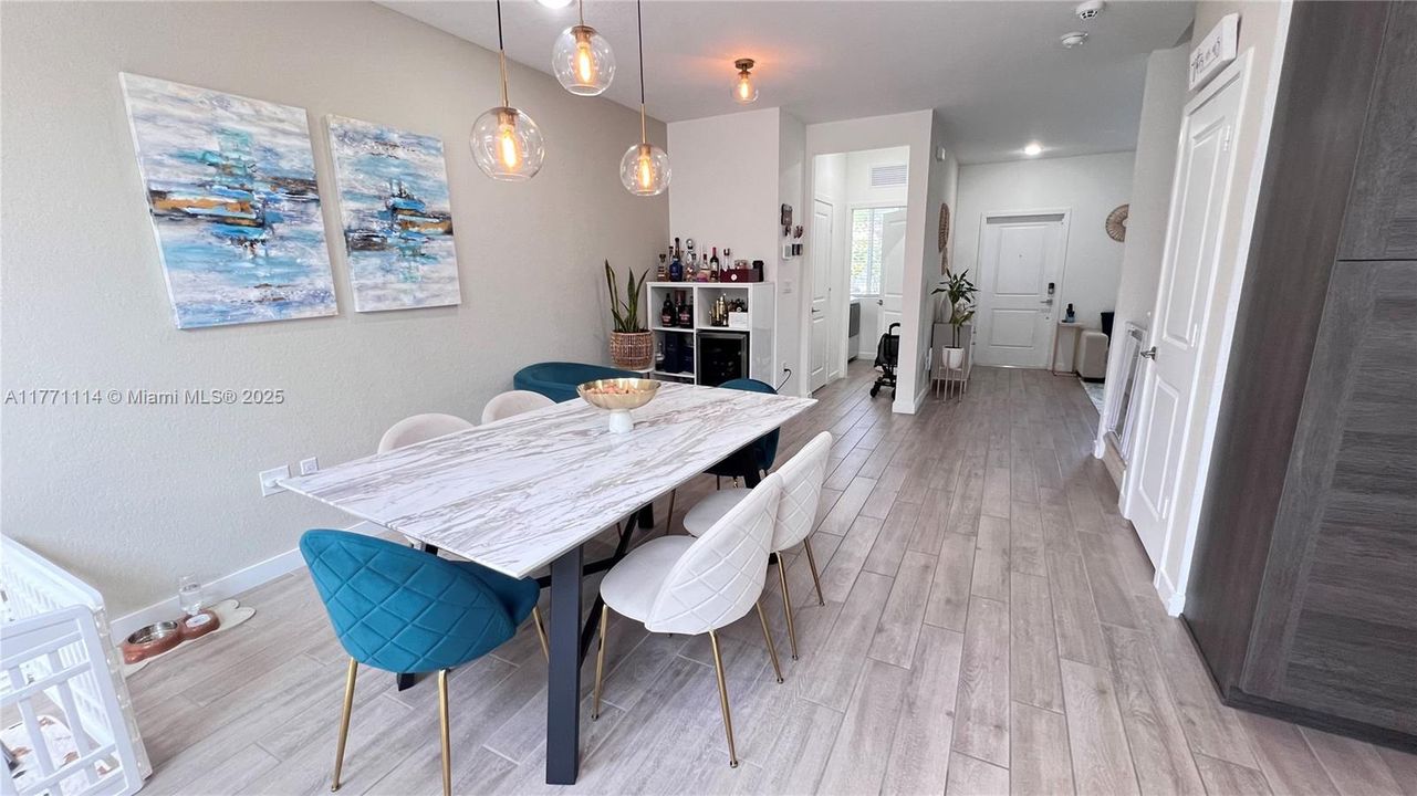 Recently Sold: $319,900 (3 beds, 2 baths, 1302 Square Feet)