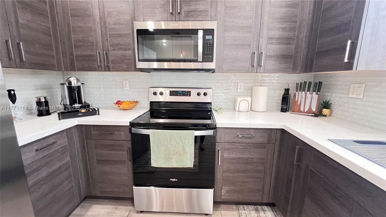 Recently Sold: $319,900 (3 beds, 2 baths, 1302 Square Feet)