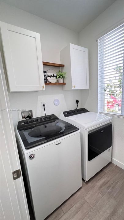 Recently Sold: $319,900 (3 beds, 2 baths, 1302 Square Feet)