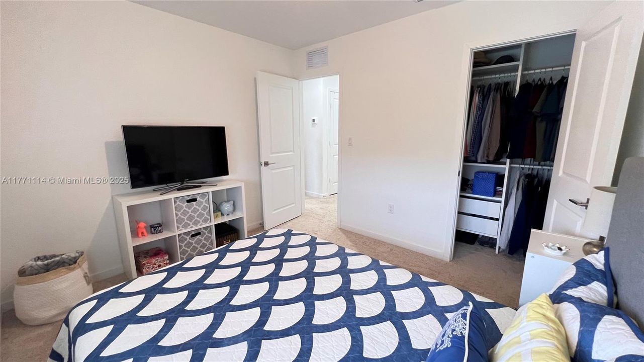 Recently Sold: $319,900 (3 beds, 2 baths, 1302 Square Feet)