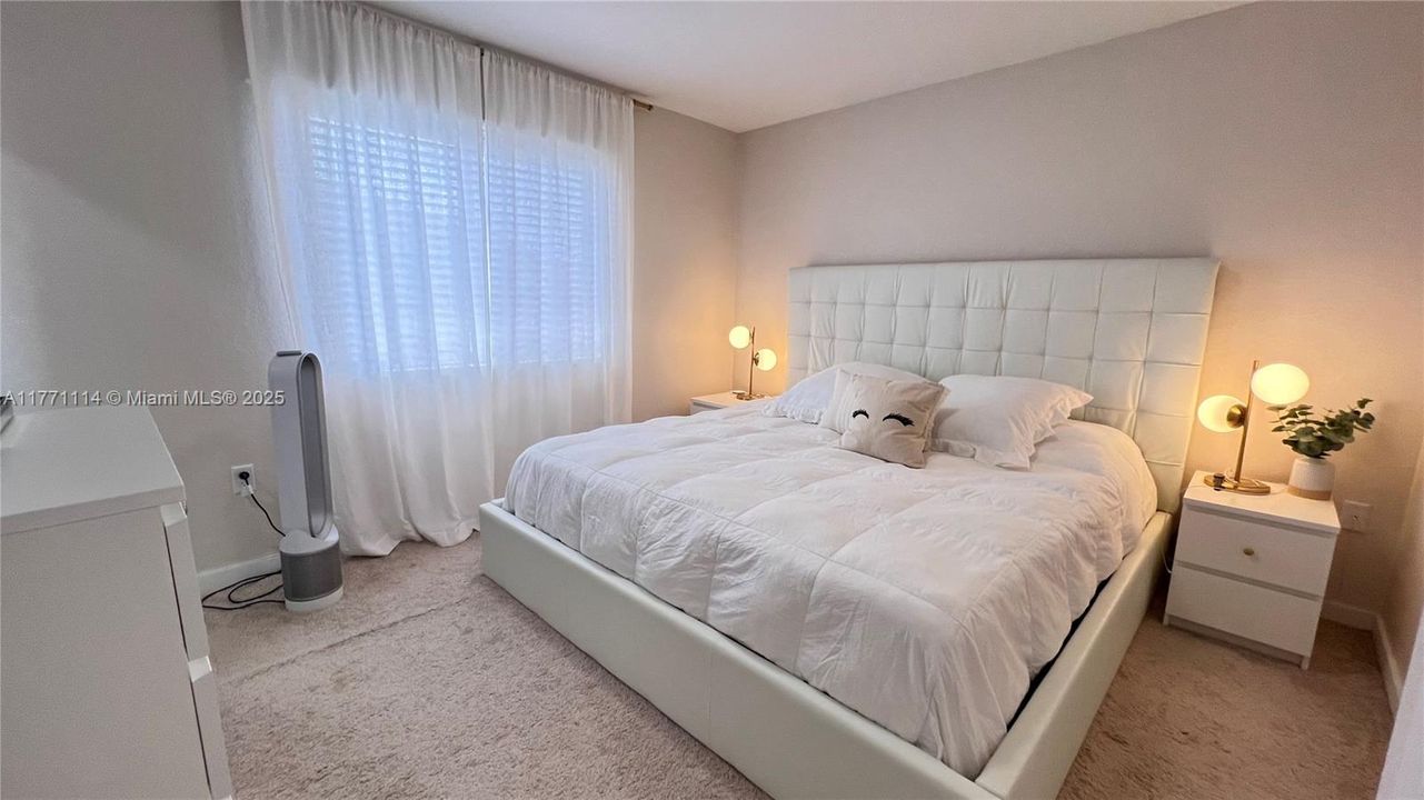 Recently Sold: $319,900 (3 beds, 2 baths, 1302 Square Feet)