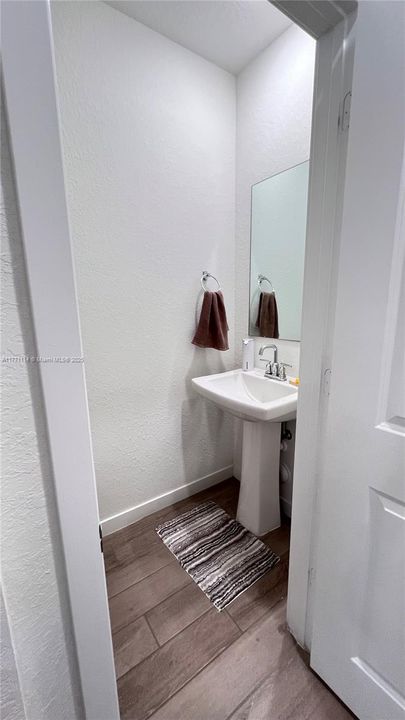 Recently Sold: $319,900 (3 beds, 2 baths, 1302 Square Feet)